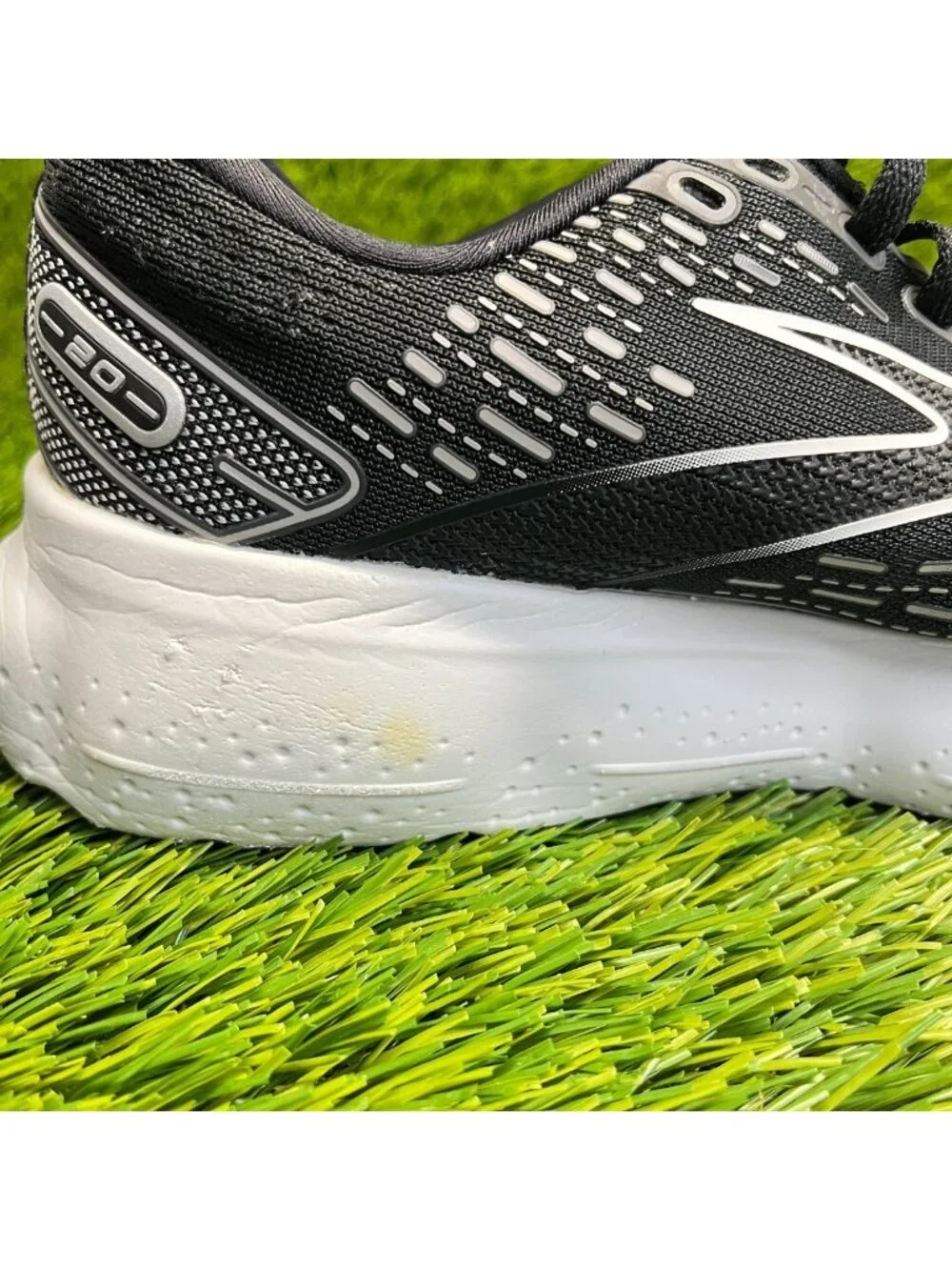 Brooks Glycerin 20 Womens Size 8 Black White Athletic Running Shoes Sneakers